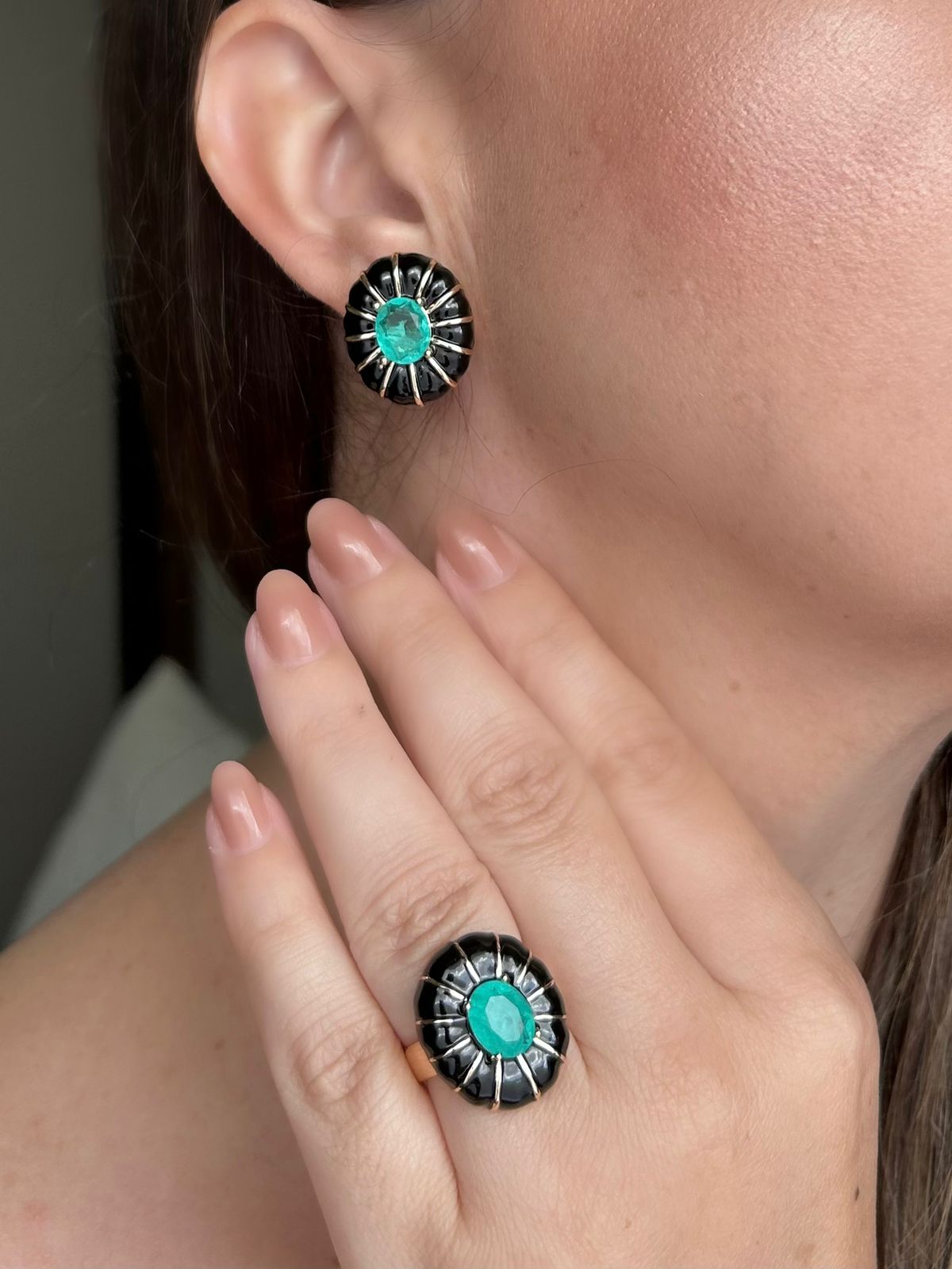 Conjunto Brinco e Anel Ajustavel Esmaltado com Pedra Turmalina