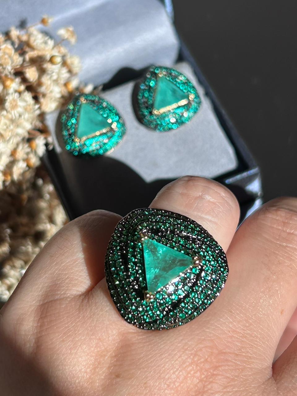 Conjunto Brinco e Anel Triangulo Verde Esmeralda e Turmalina