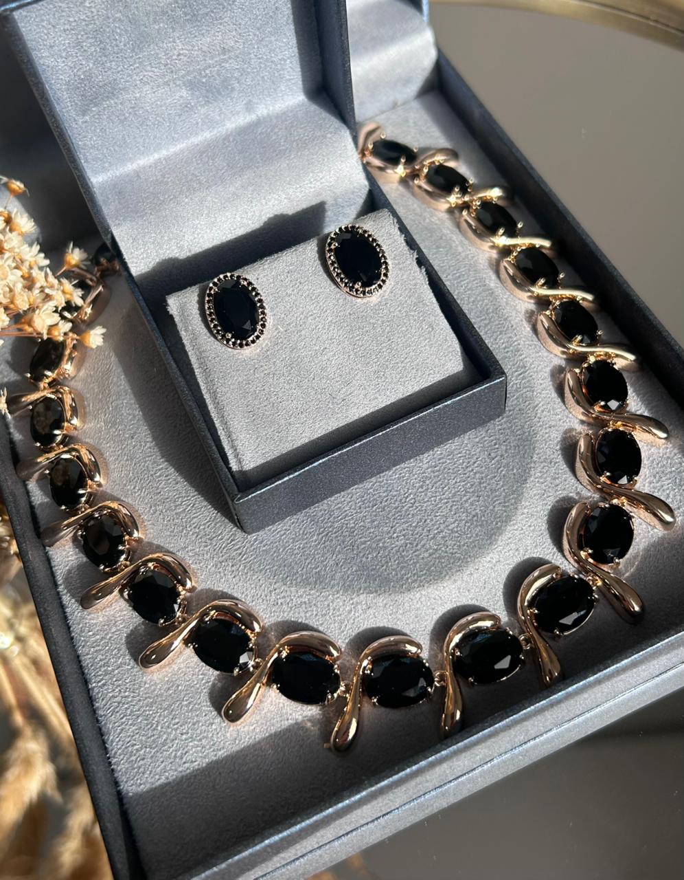 Conjunto Brinco e Colar Cristal Onix