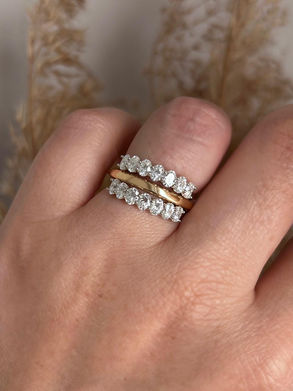Meia Aliança Oval Moissanite Ajustável
