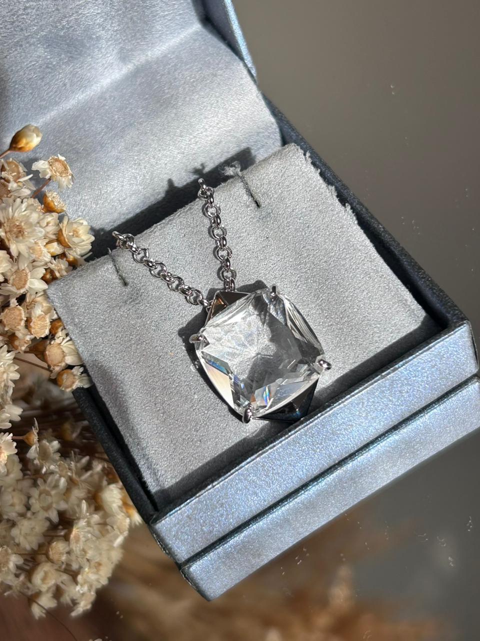 Colar Longo Pingente Cristal Quadrado