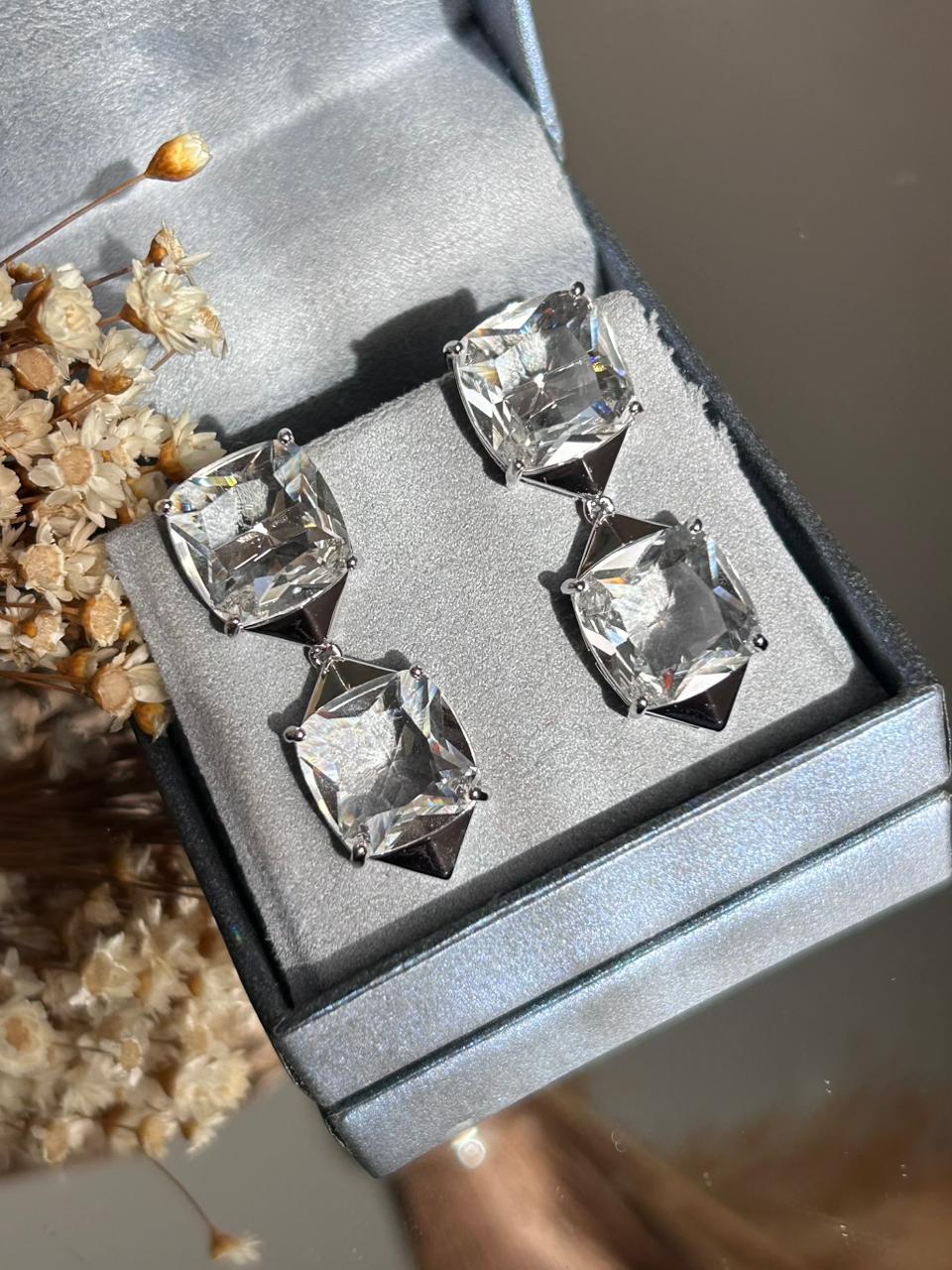 Brinco Cristal Quadrado Duas Pedras