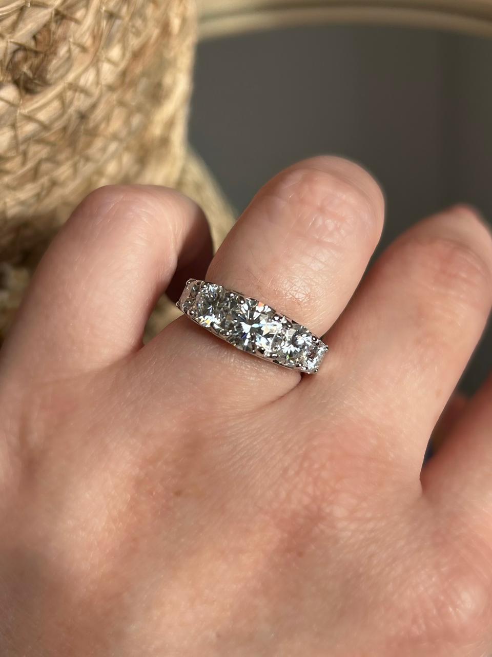 Meia Aliança Russa Degradê Moissanite