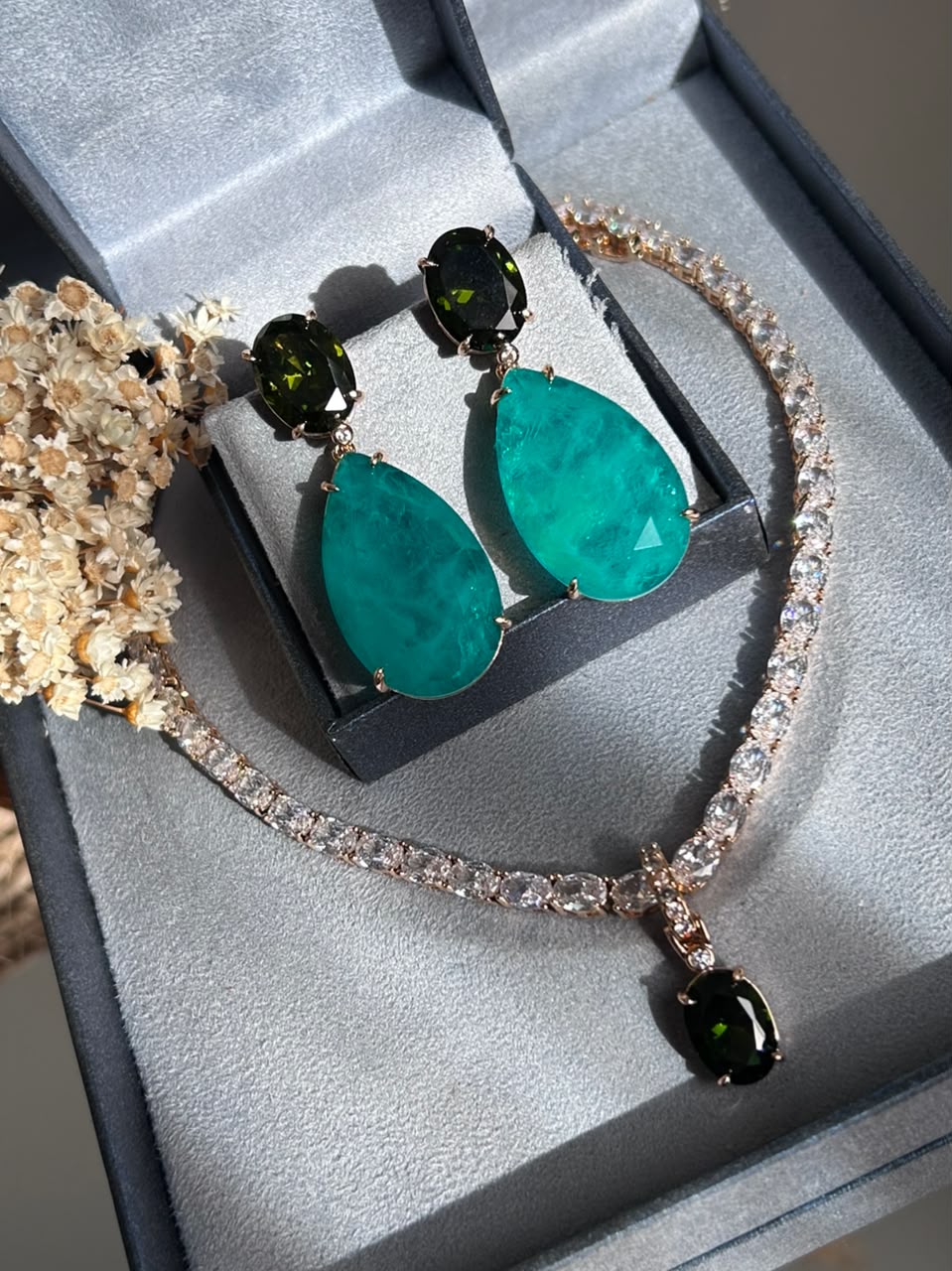 Pingente Oval Verde Peridoto Dourado