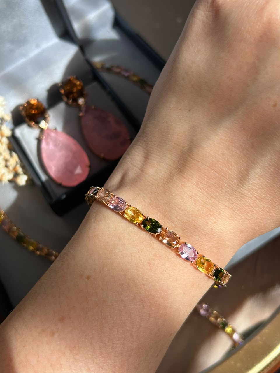 Pulseira Riviera Pedras Ovais Helenita Dourada
