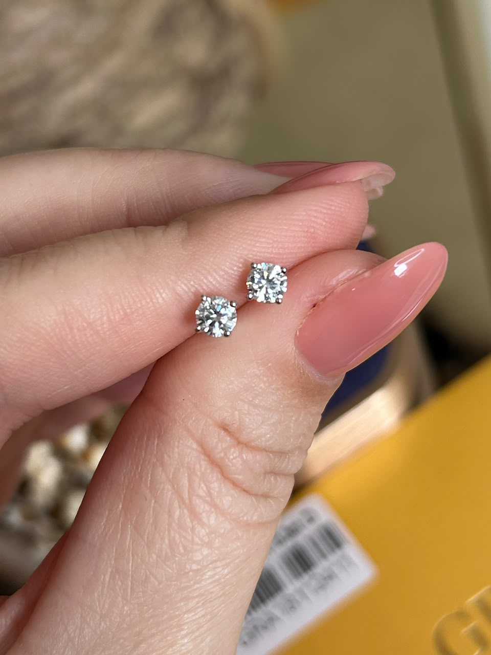 Brinco Solitário Moissanite 4mm 0,3ct