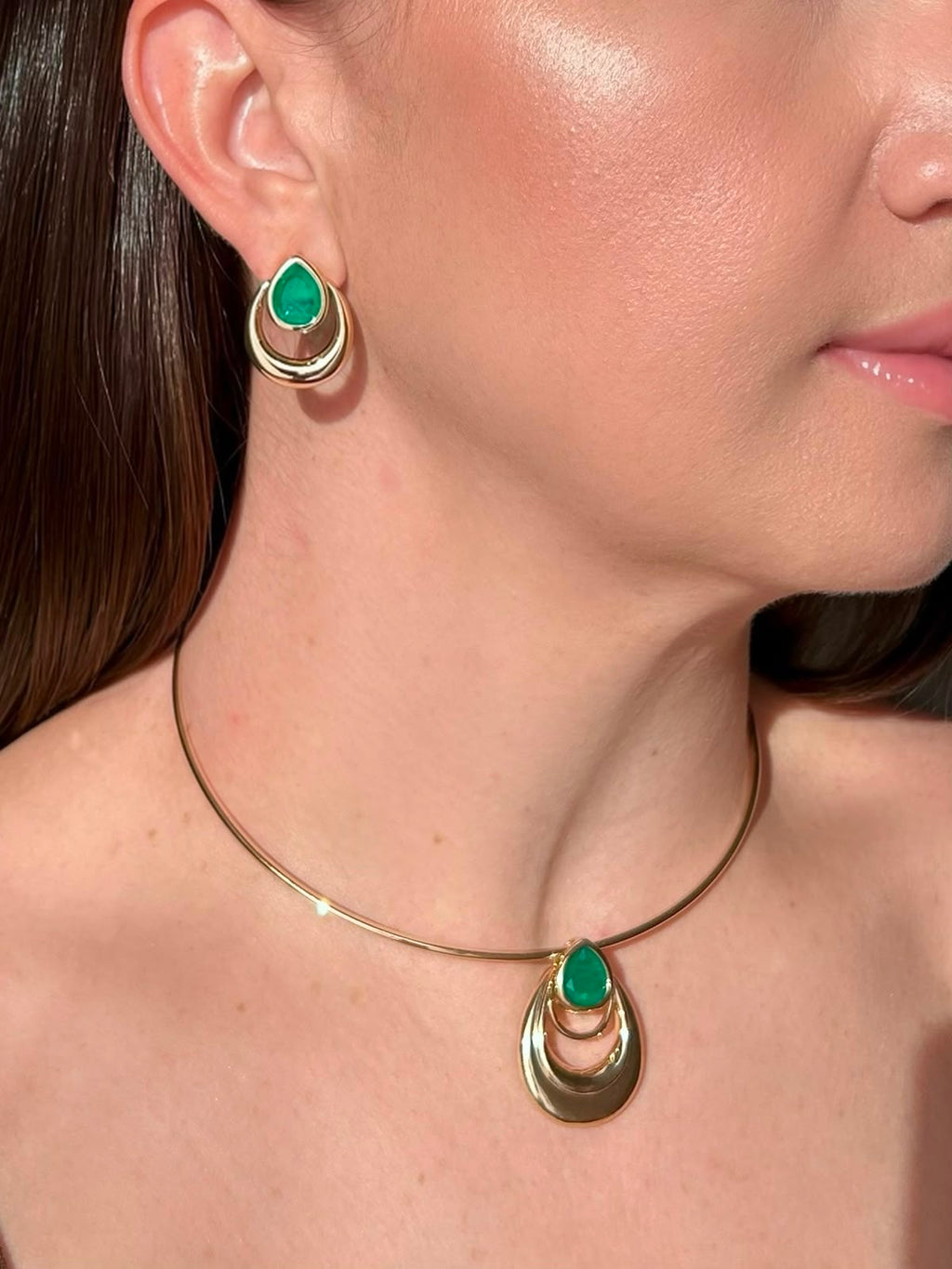 Conjunto Brinco e Colar Aro Gota Verde Esmeralda Dourado