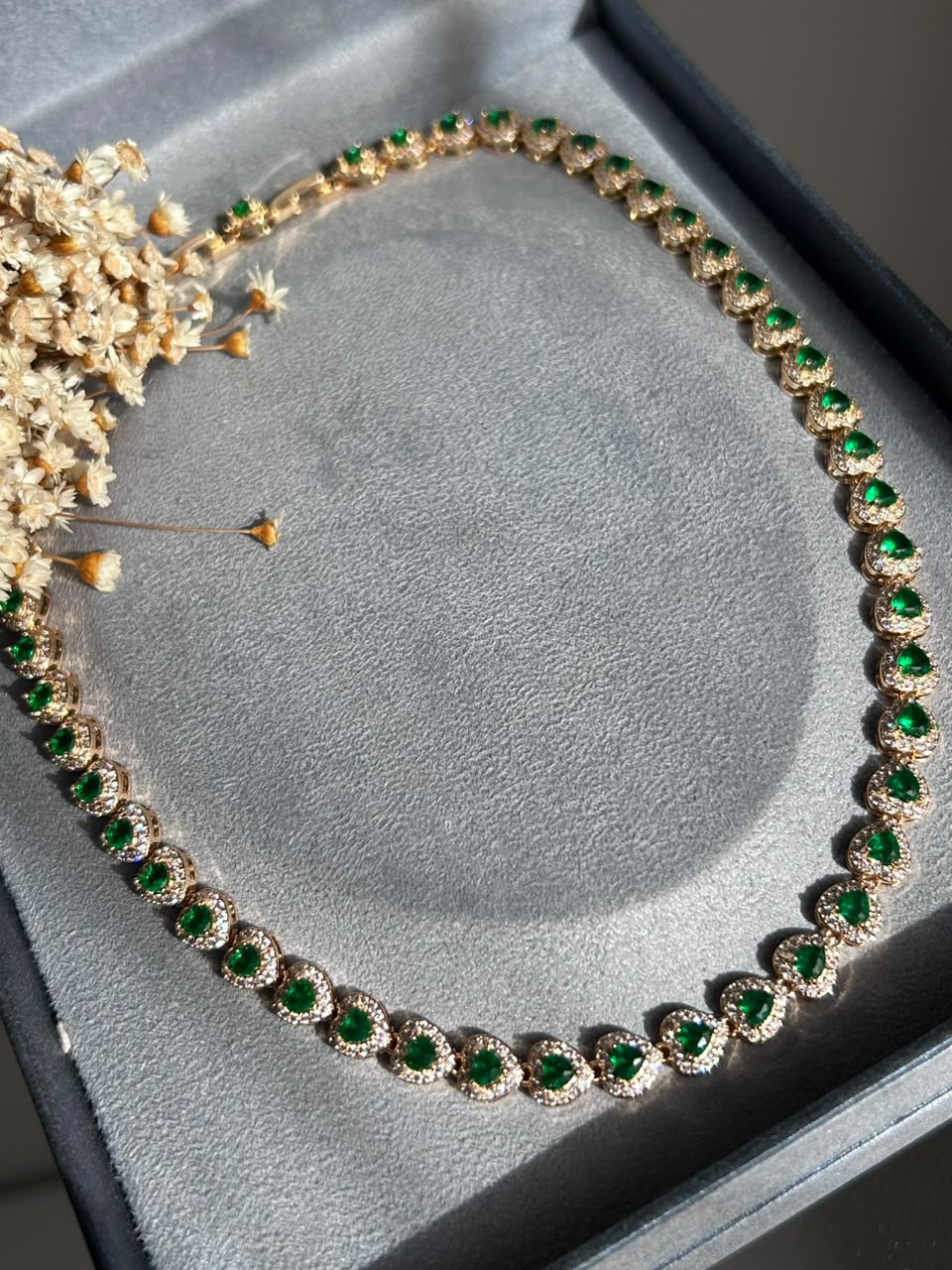 Colar Riviera Mini Harts Verde Esmeralda Dourado