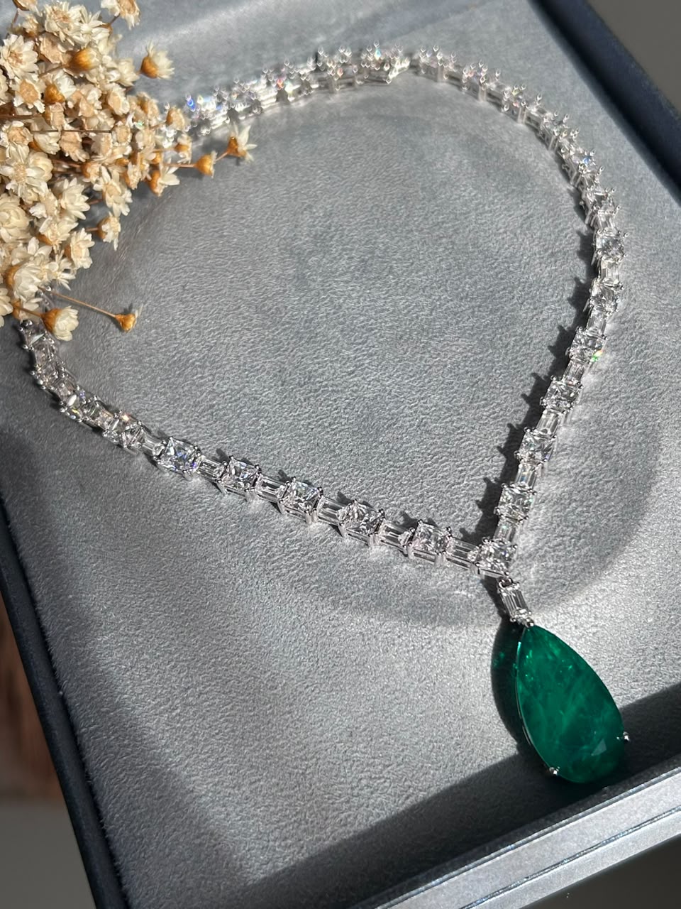 Colar Leila Gota Removível Verde Esmeralda