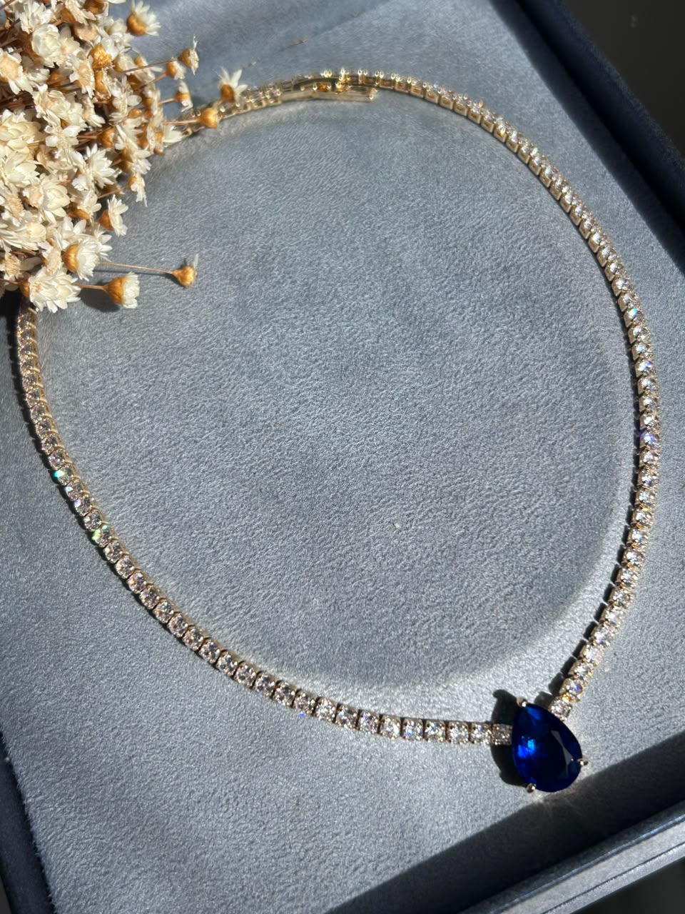 Colar Riviera Pedra Gota Azul Safira Dourado