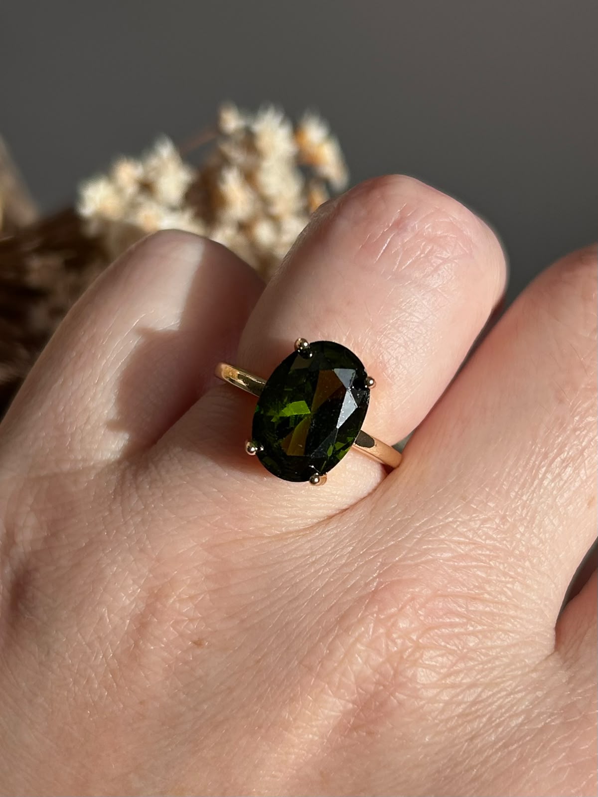 Anel Pedra Oval Verde Peridoto Dourado Ajustável