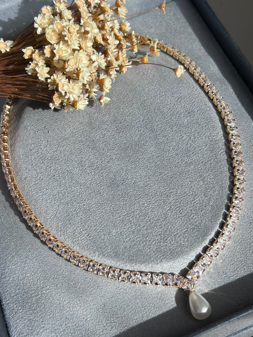 Colar Riviera Detalhe Pérola Dourado