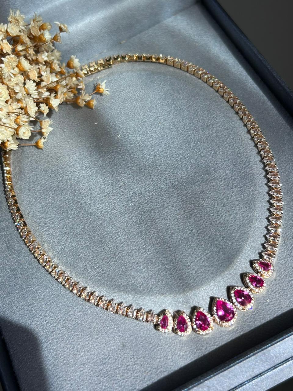Colar Riviera Gotas Safira Rosa/Pink Dourado