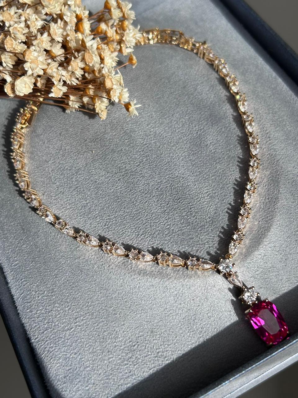Colar Gravata Pedra Retangular Safira Rosa/Pink Dourado