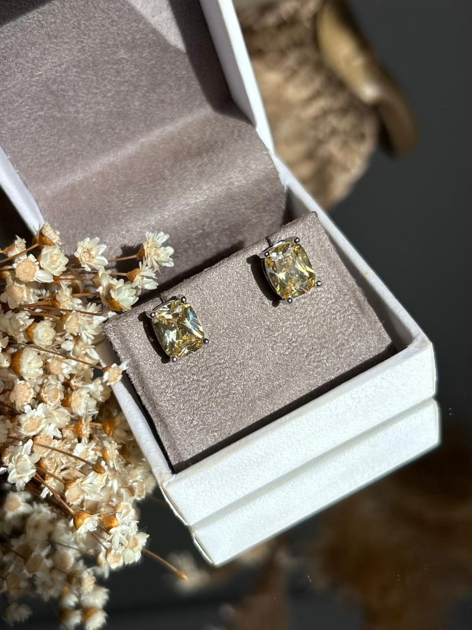 Brinco Retangular Fancy Yellow