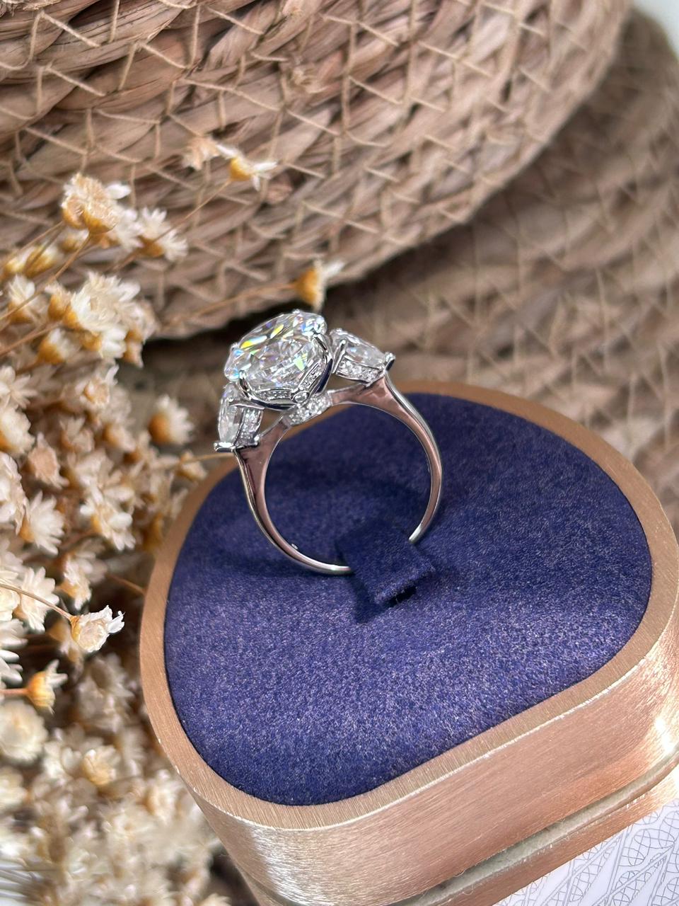 Anel Solitário Oval 12x16 Moissanite
