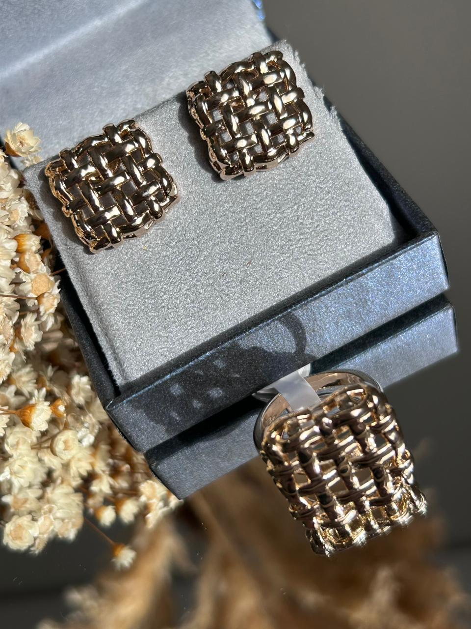 Conjunto Brinco e Anel Trama Dourado