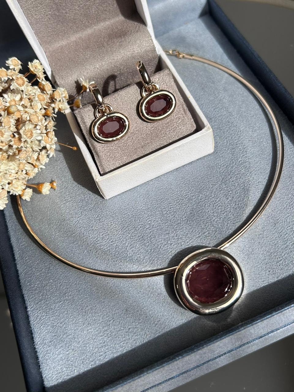 Conjunto Brinco e Colar Aro Rígido Pingente Marrom