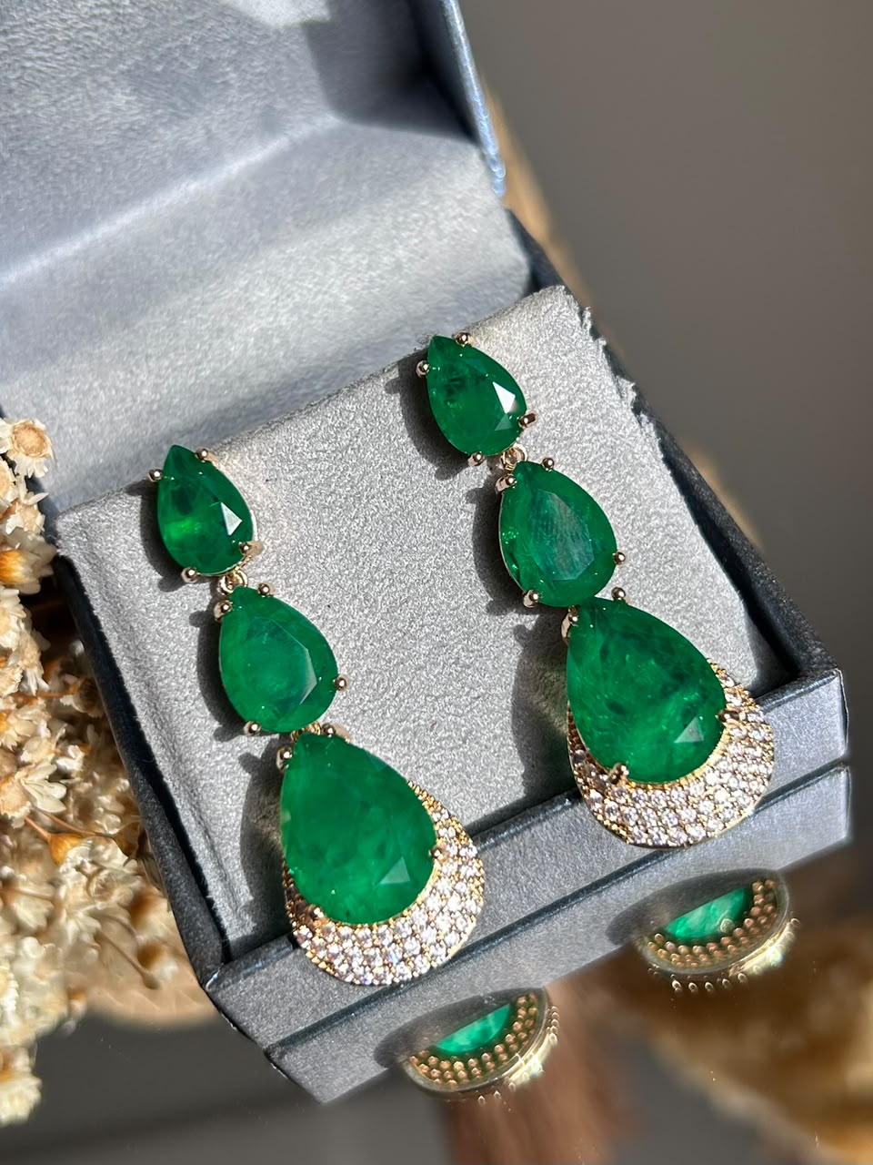 Brinco Lelis Verde Esmeralda Dourado