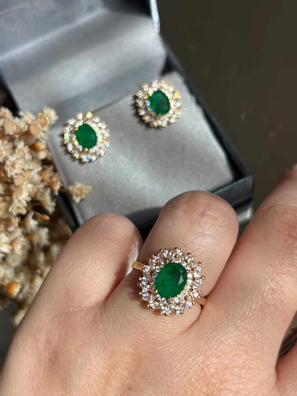 Anel Noah Verde Esmeralda Oval Dourado