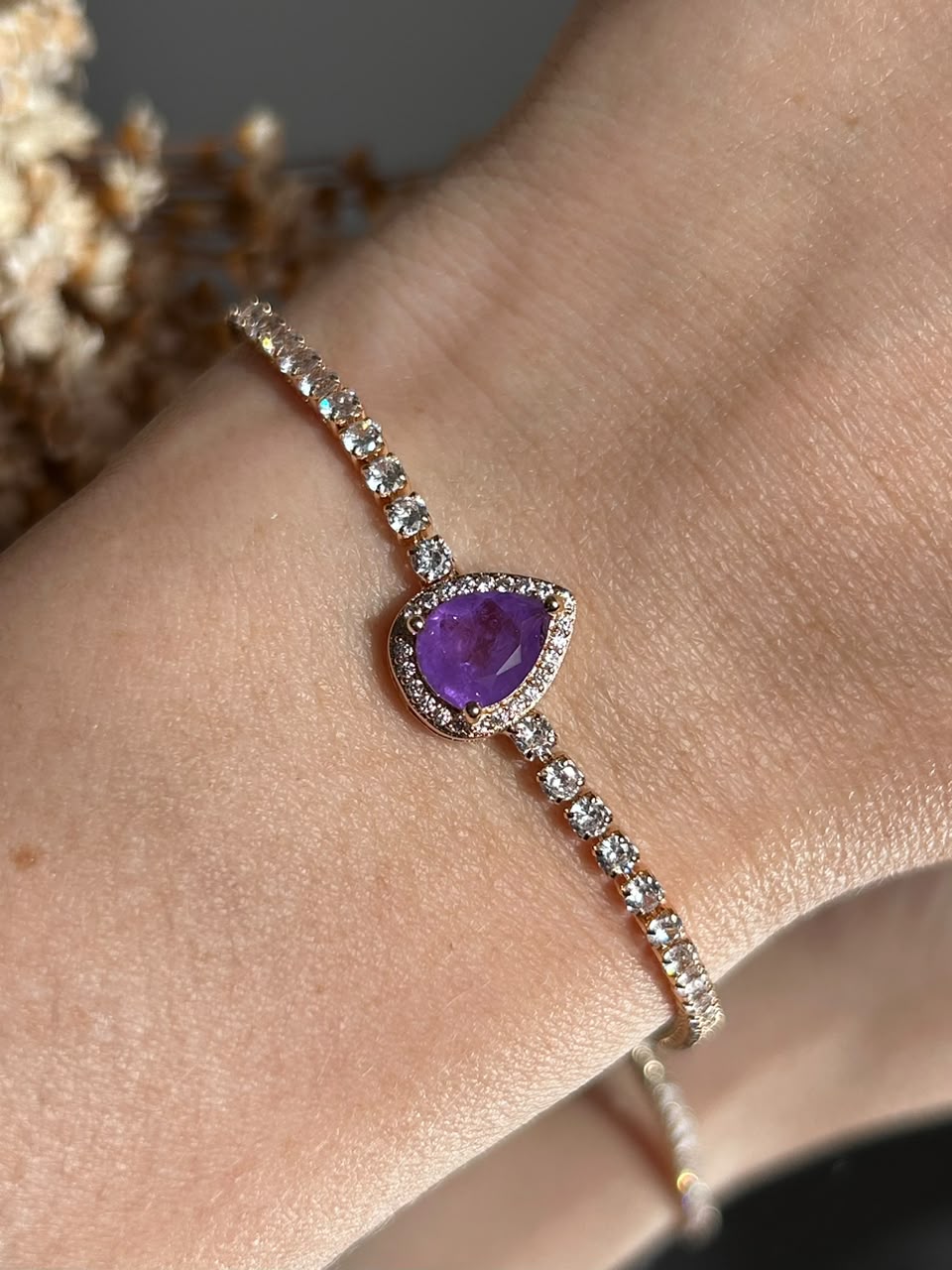Pulseira Rivier Gota Violeta Dourada