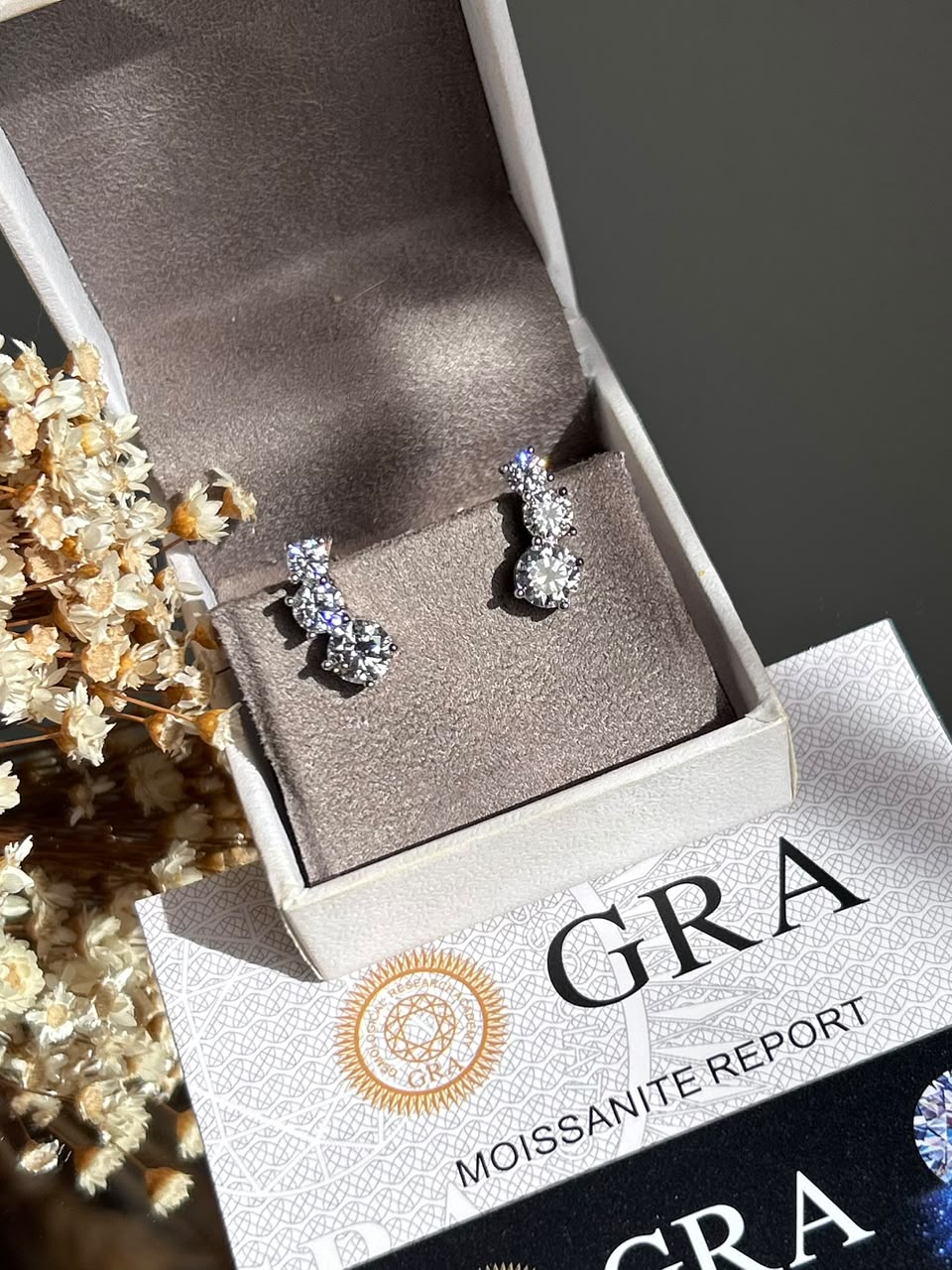 Brinco EarCuff Tres Pedras Moissanite