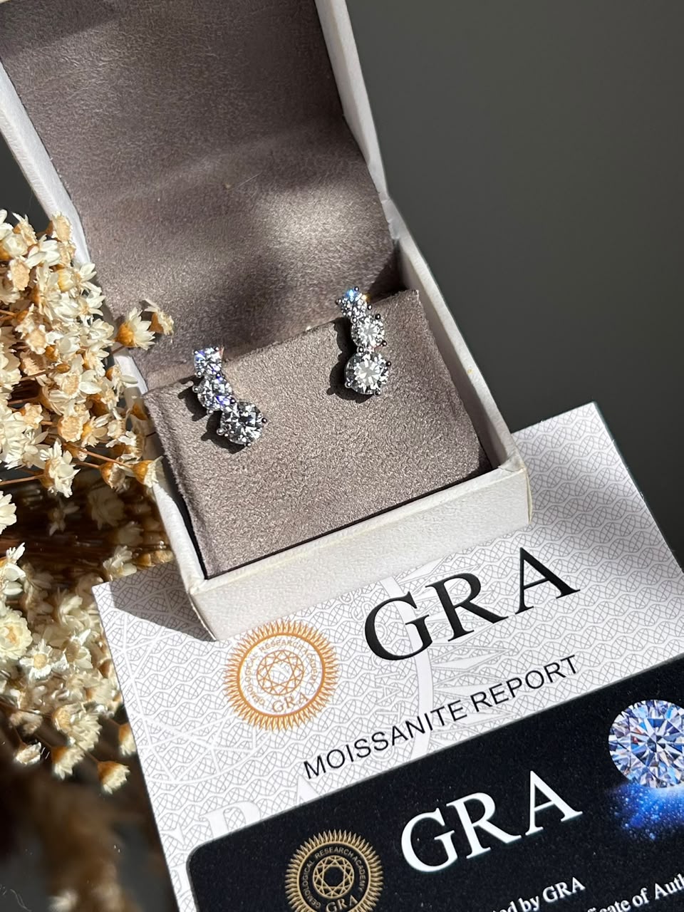 Brinco EarCuff Tres Pedras Moissanite