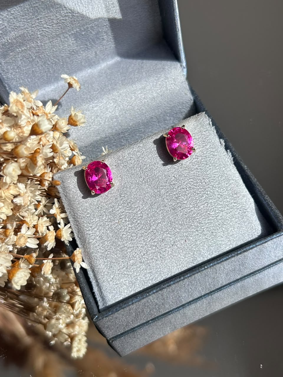 Brinco Solitário Oval Safira Rosa/Pink Dourado