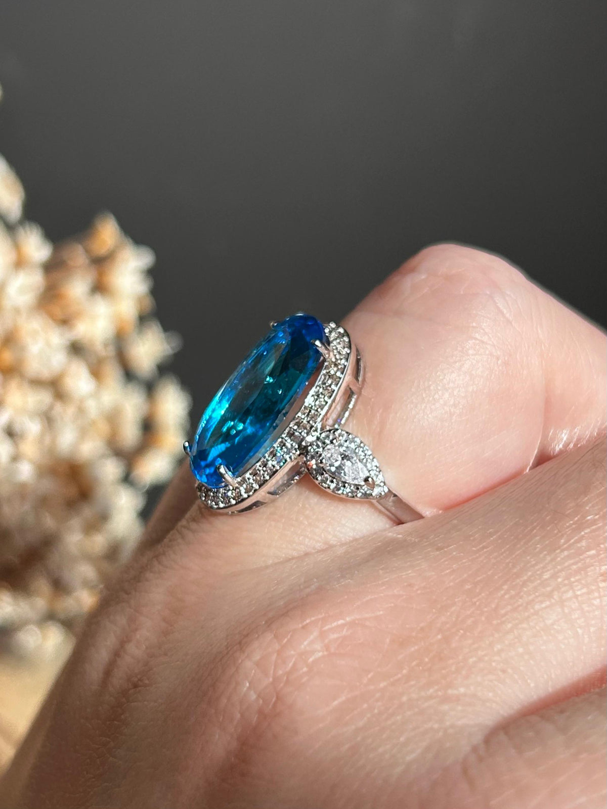 Anel Oval Cristal Azul Ajustável