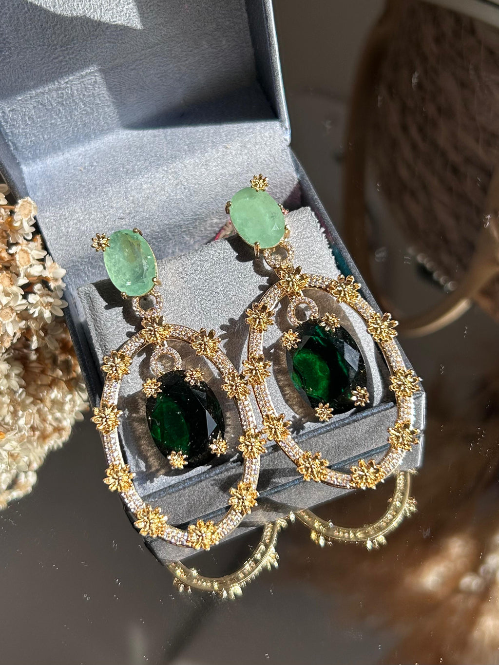 Brinco e Flores do Oriente Esmeralda e Turmalina Verde