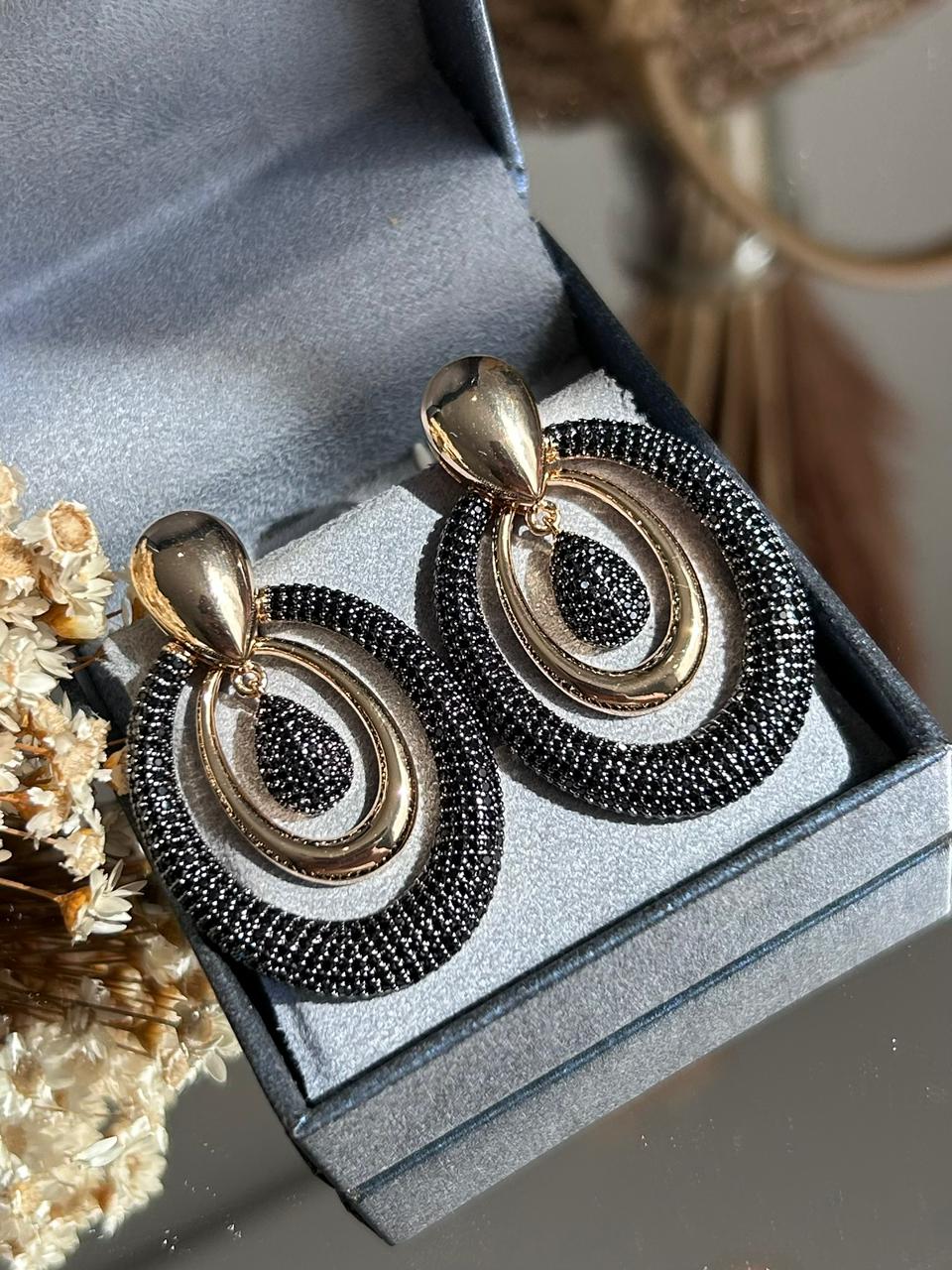 Brinco Elos Ovais Negro