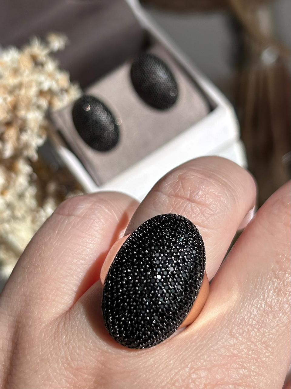 Conjunto Brinco e Anel Oval Negro