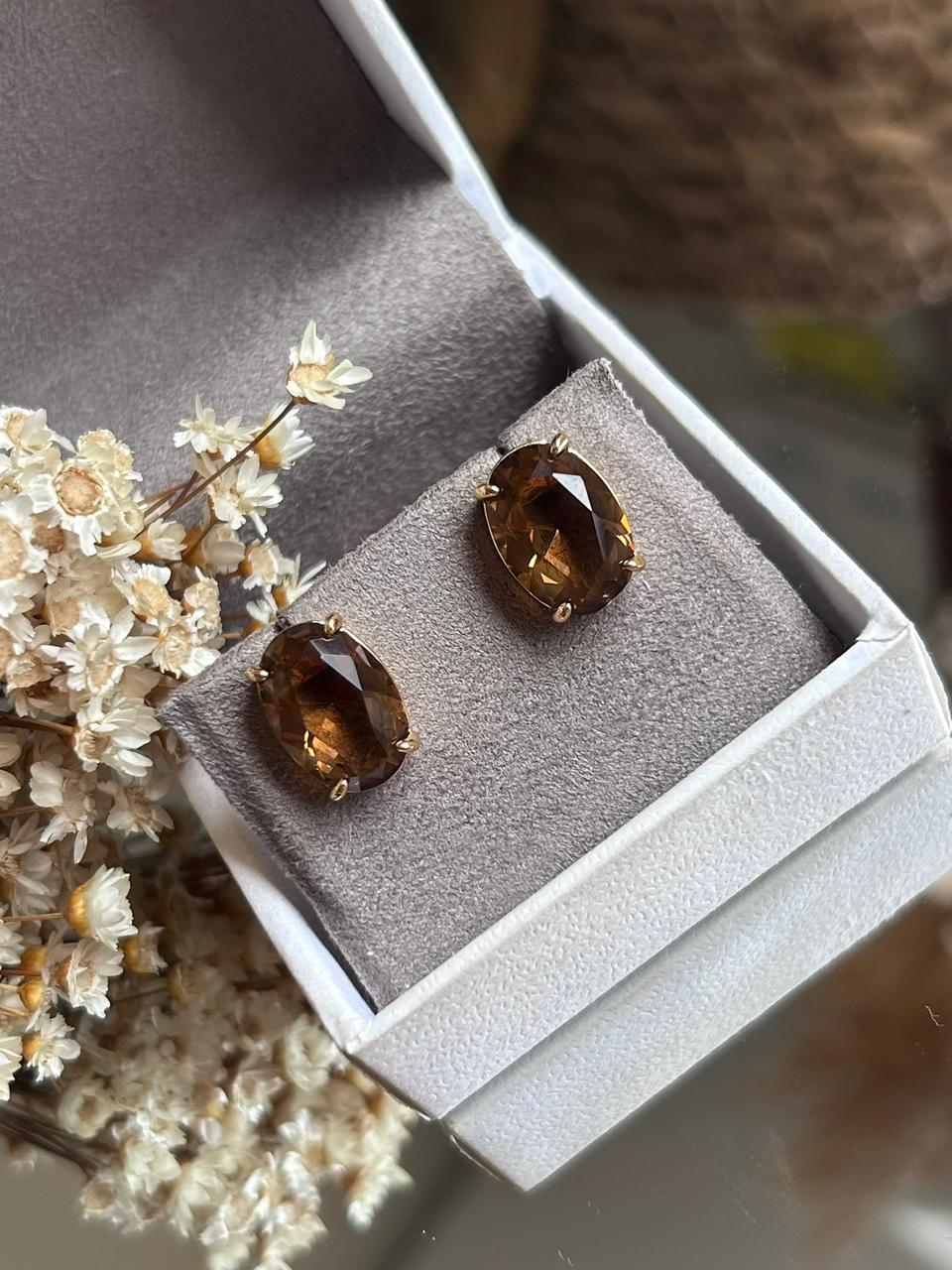 Brinco Solitário Oval Marrom Café G