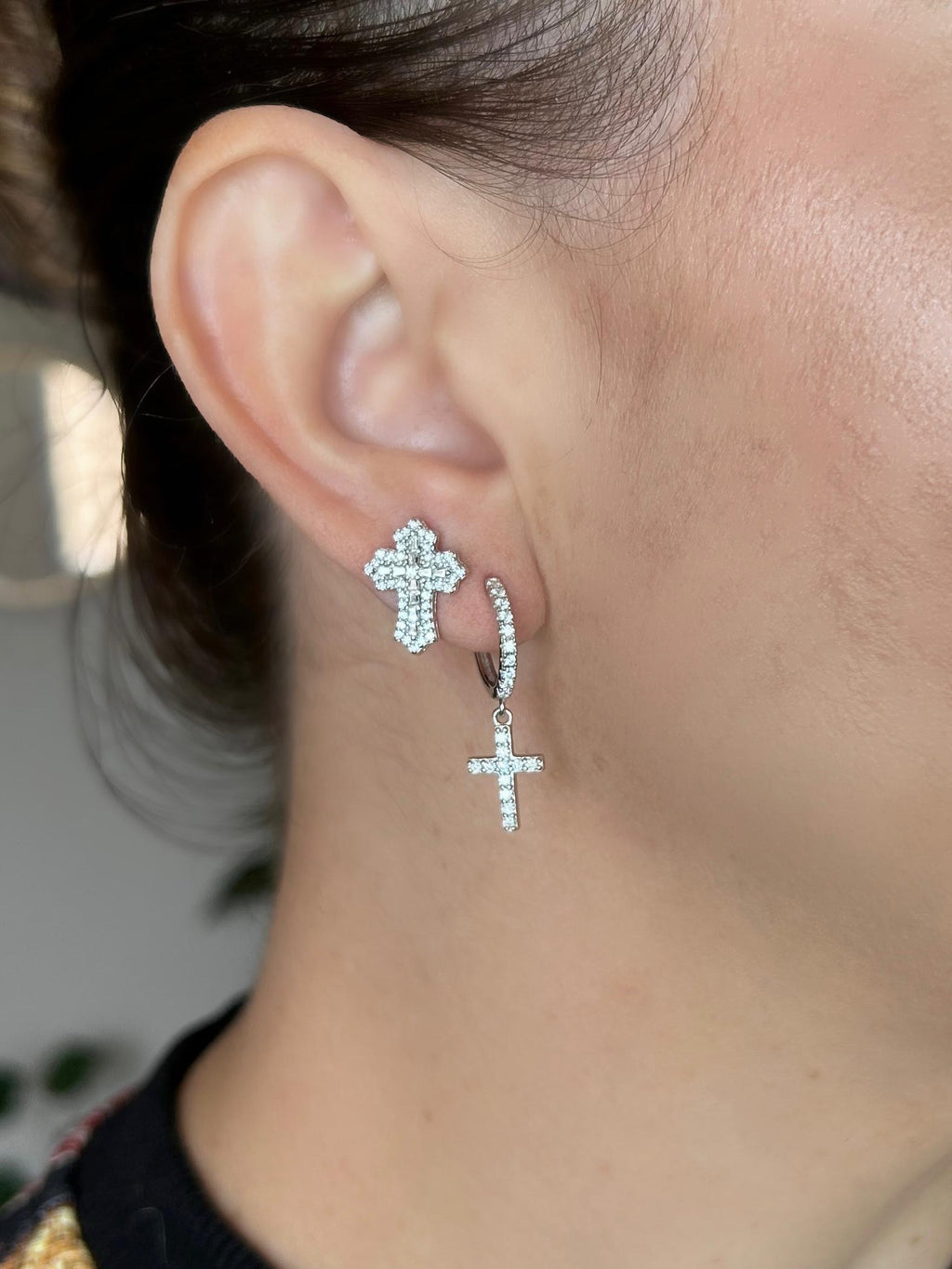 Brinco Crucifixo Moissanite 0,42CT