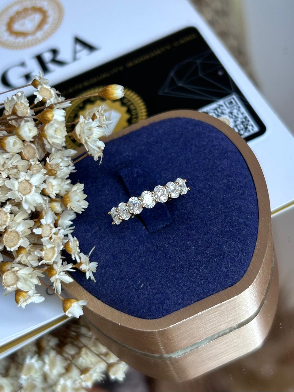 Meia Aliança Oval Moissanite Ajustável Dourada