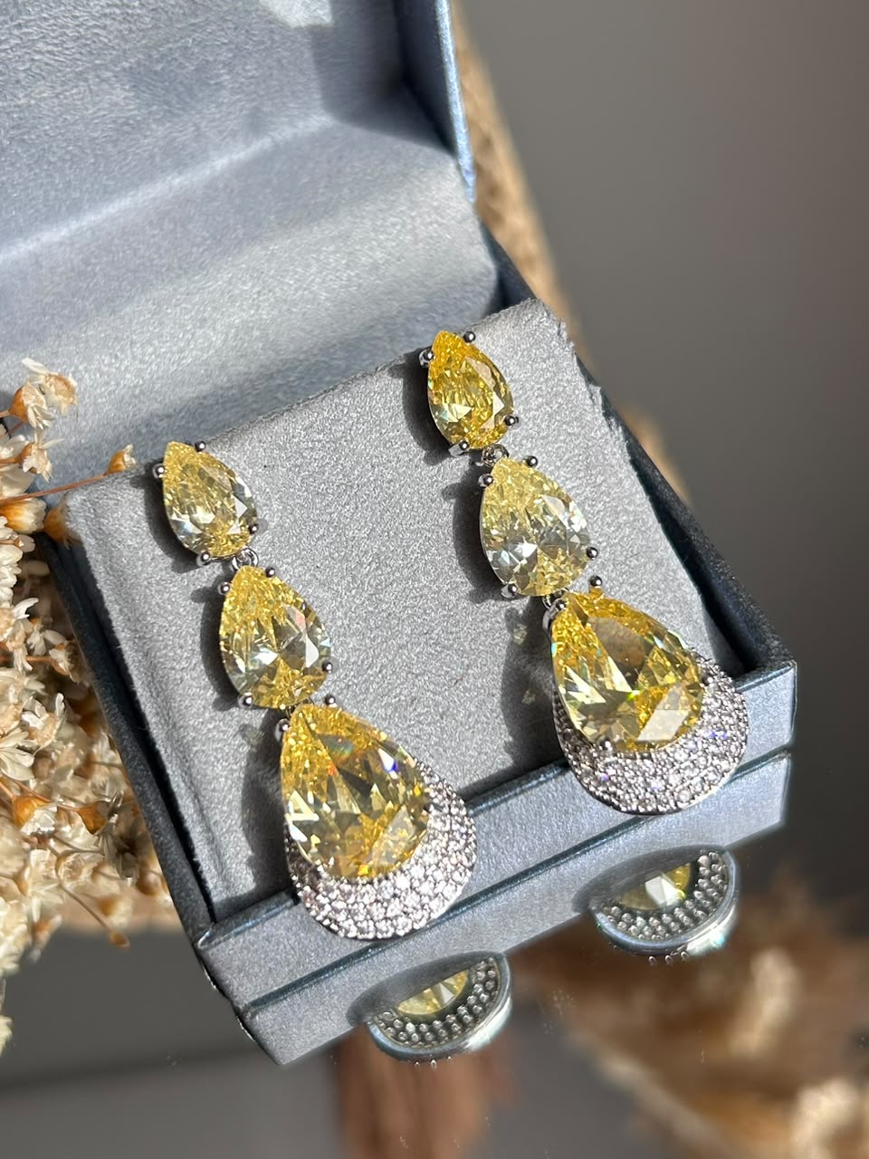 Brinco Lelis Fancy Yellow