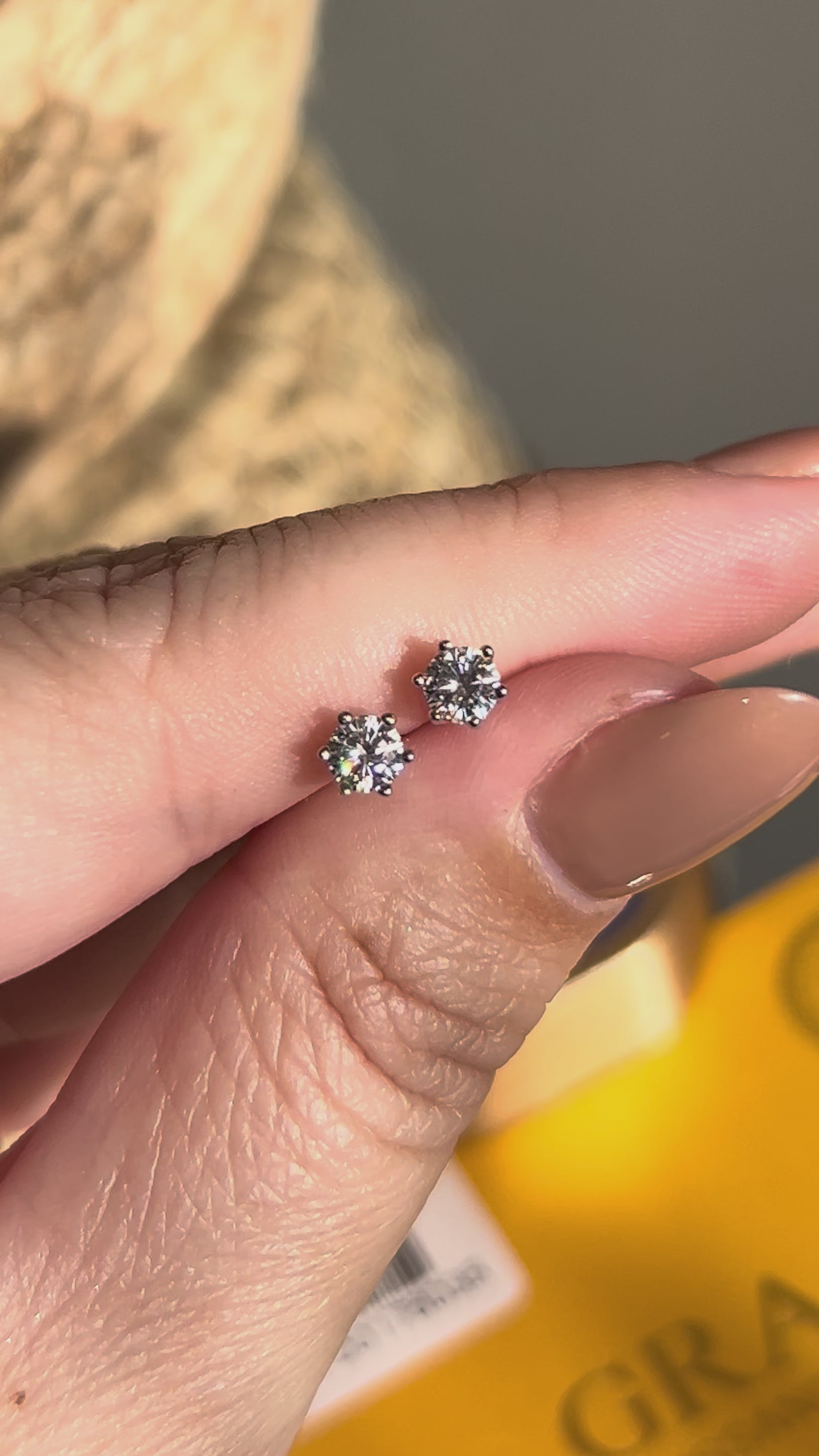 Brinco Solitário Moissanite 4mm 0,3ct