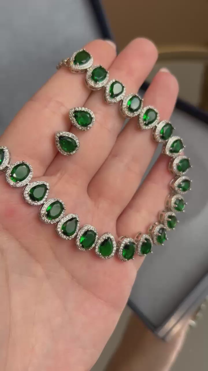 Conjunto Brinco e Colar Pedras Ovais Verde Esmerdada