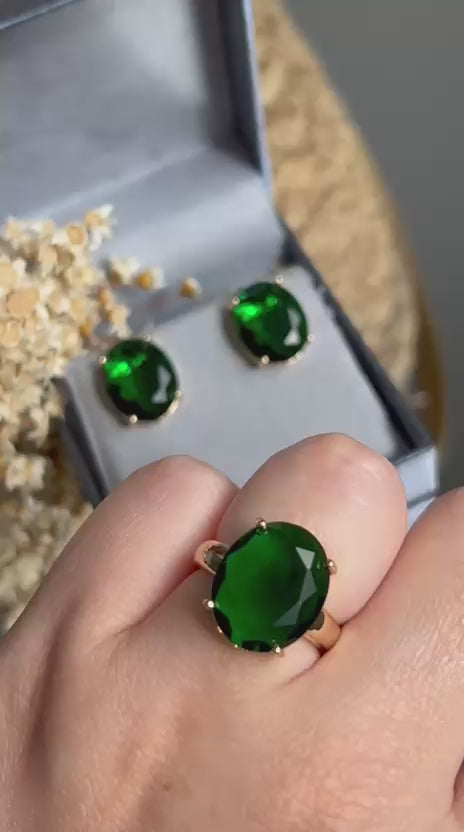Conjunto Solitário Oval Verde Esmeralda