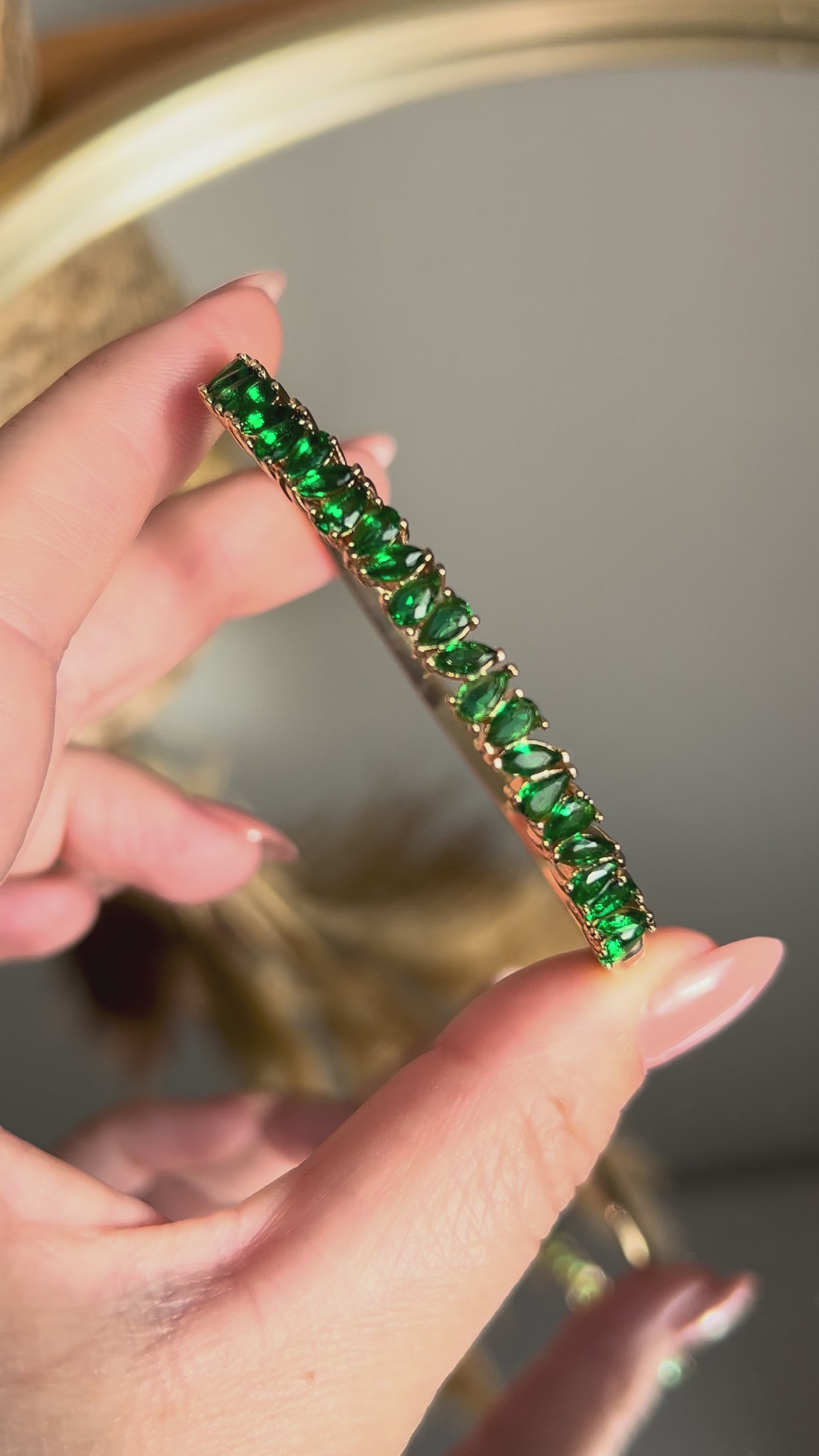 Bracelete Vivi Gotas Verde Esmeralda Dourado