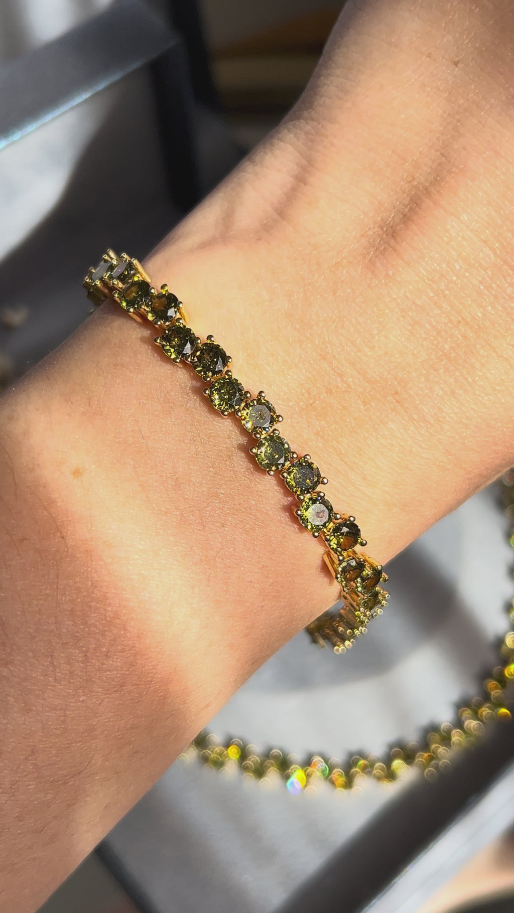 Brinco EarCuff Borboleta Verde Peridoto Dourado