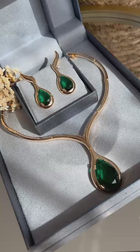 Conjunto Brinco e Colar Gota Verde Esmeralda