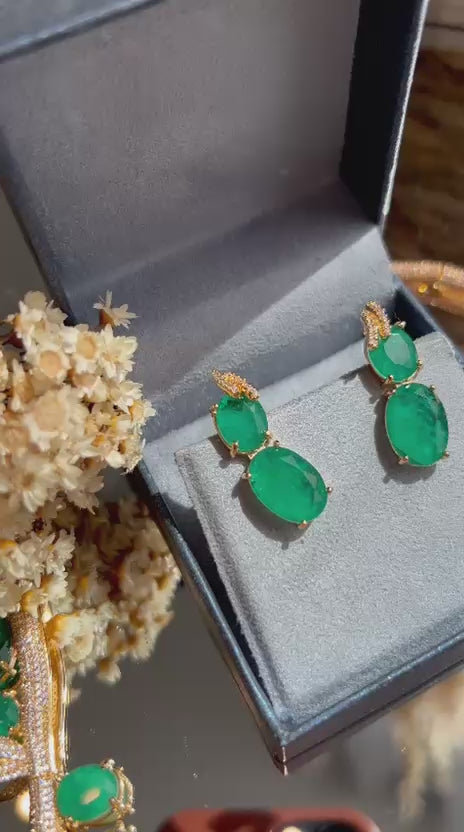 Conjunto Brinco e Colar Curvo Verde Esmeralda Dourado
