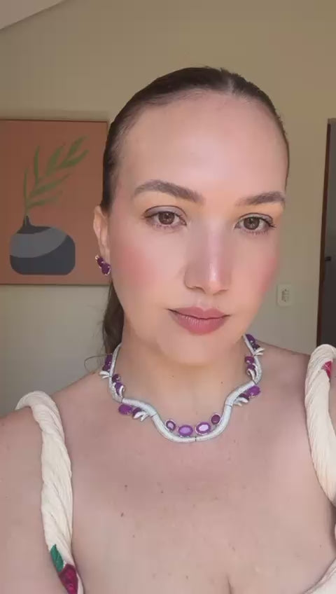 Conjunto Brinco e Colar Curvo Ultra Violeta