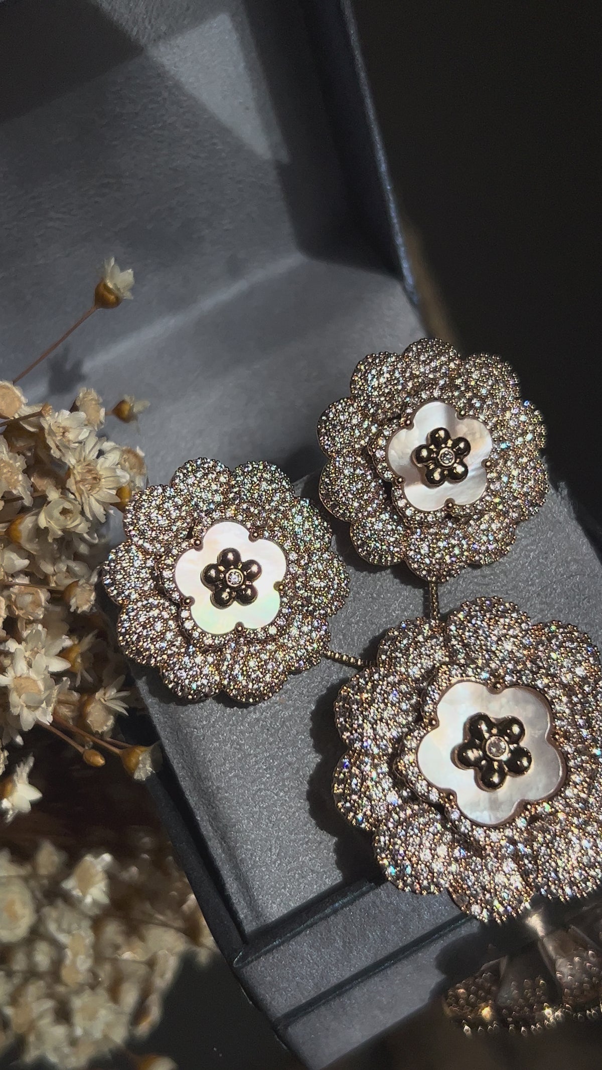 Conjunto Brinco e Colar Flor MadrePérola