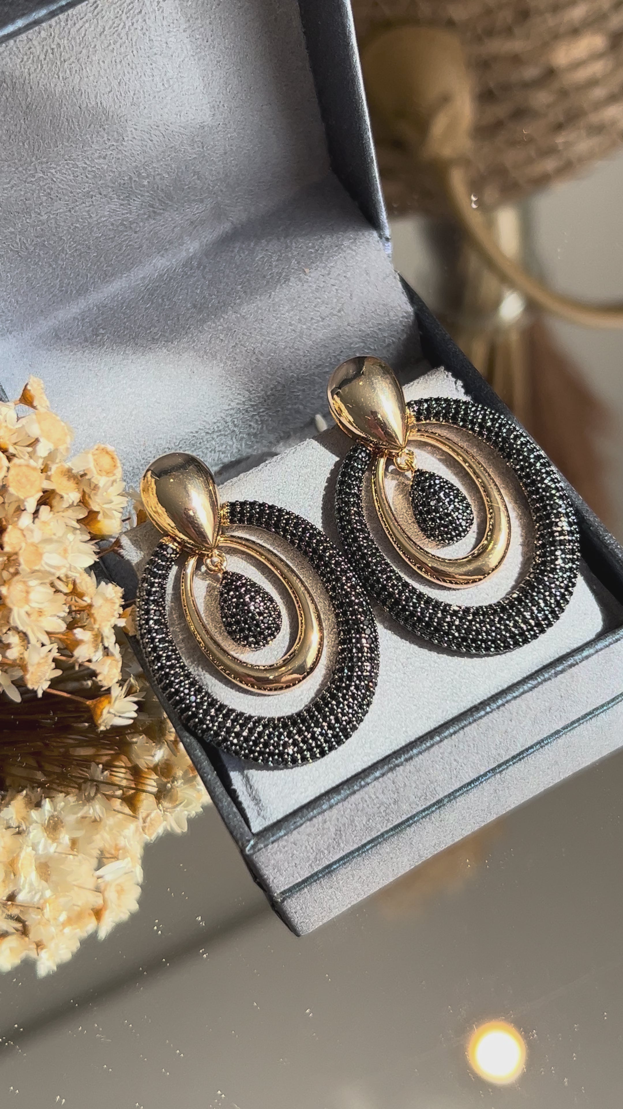 Brinco Elos Ovais Negro