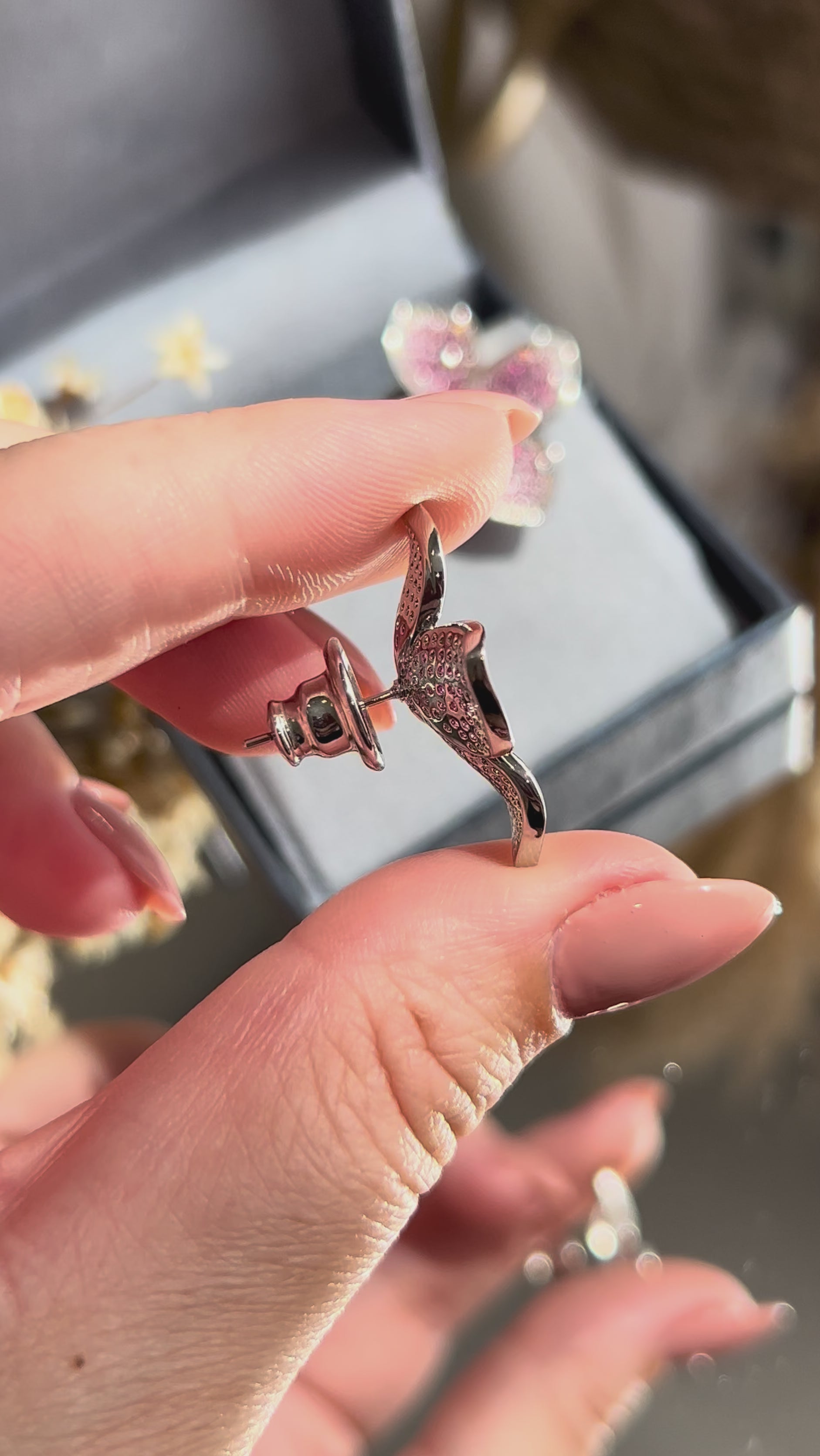 Brinco Lírio Safira Rosa