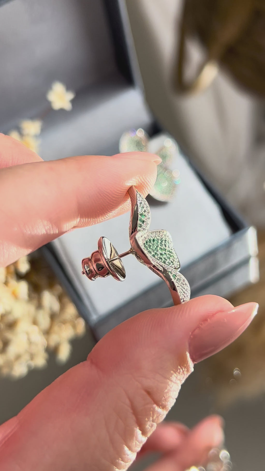 Brinco Lírio Verde Esmeralda