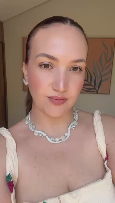 Conjunto Brinco e Colar Curvo Quartzo Branco