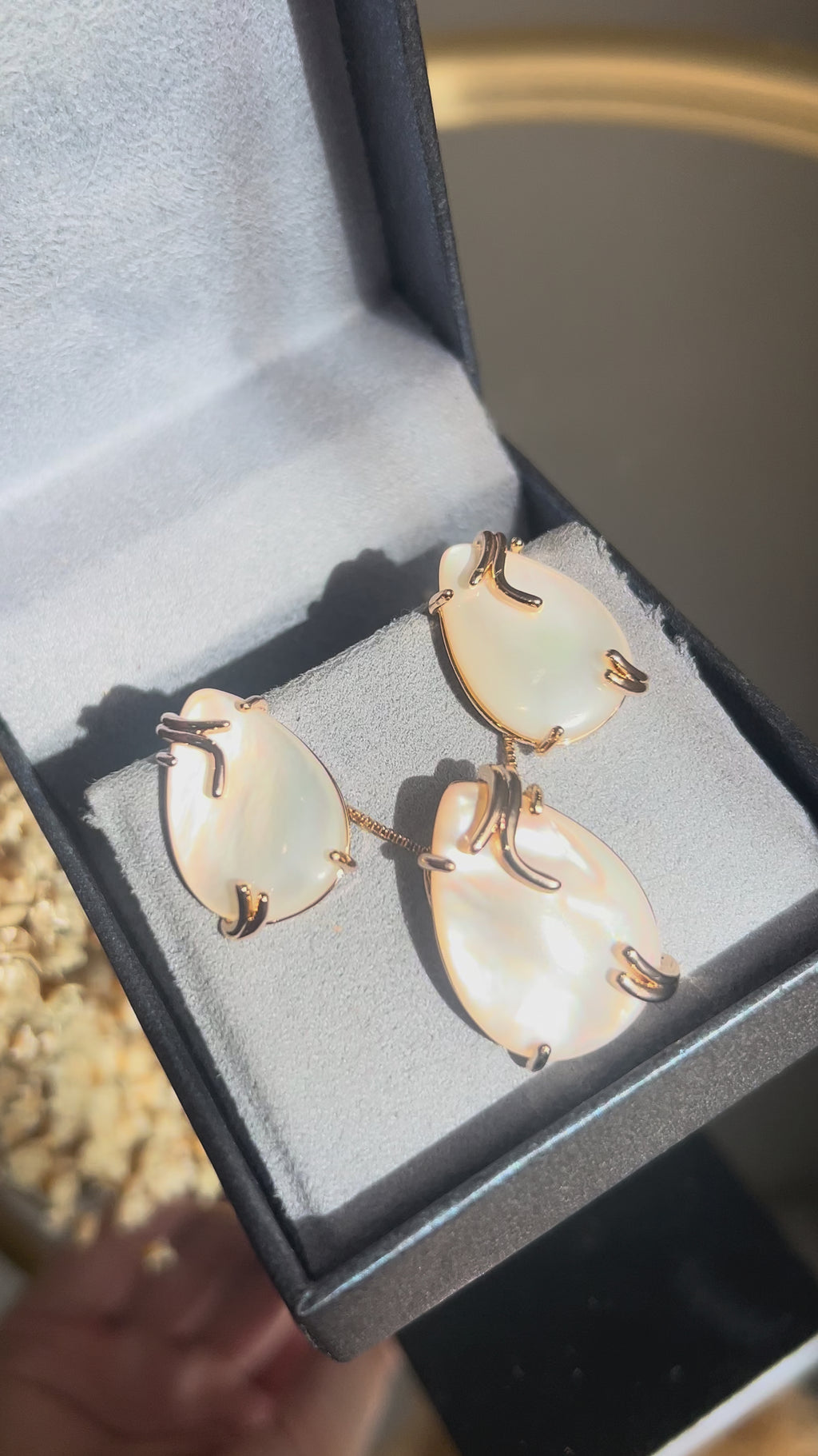 Conjunto Brinco e Colar Gota Olho de Gato